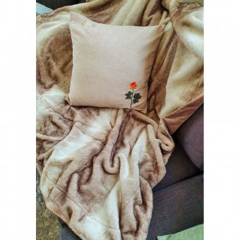 Stikkan Design Vädur Fuskpälspläd 180x130cm