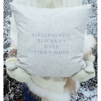 Stikkan Design Kuddfodral Fjällfulness blicka ut över vida vidder
