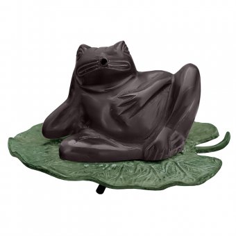 Mr Fredrik Fontän groda brun vilande hand liggande på blad