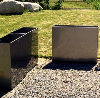 Full Bloom High – rektangulär extra hög kruka i cortenstål