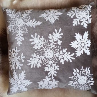 Kuddfodral med snöflinga eller iskristall motiv